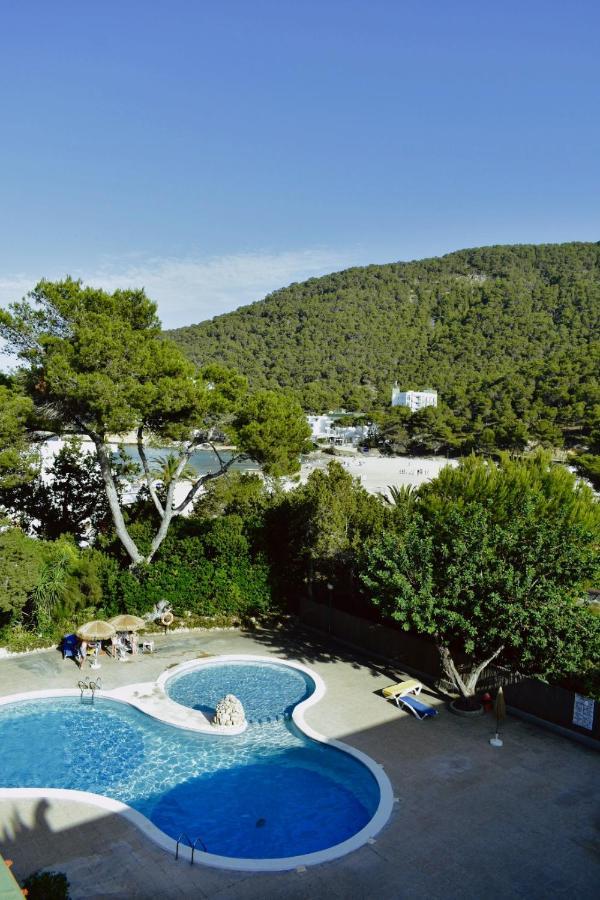 Apartamentos Cala Llonga Playa Екстер'єр фото