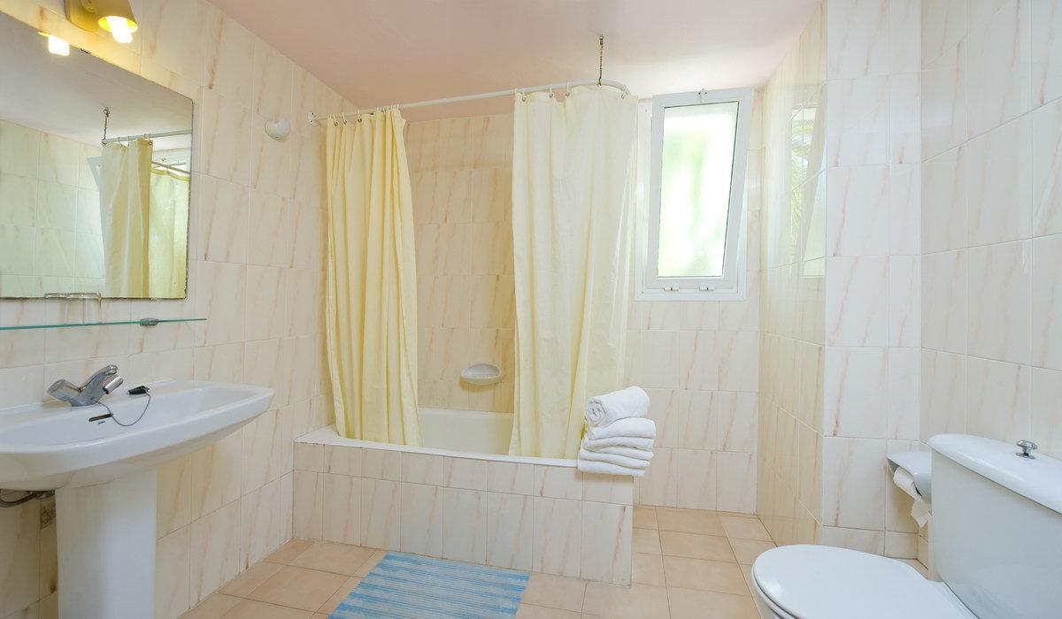 Apartamentos Cala Llonga Playa Номер фото